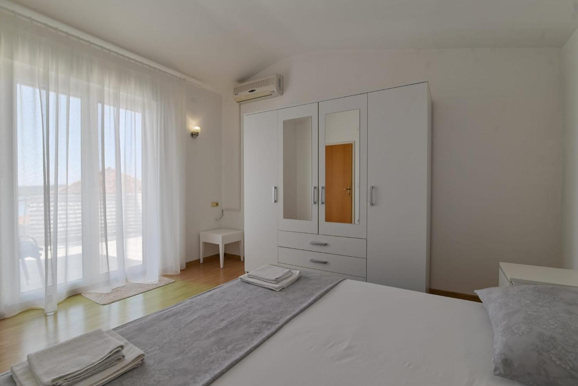 Rina Vacation Home Trogir Luaran gambar